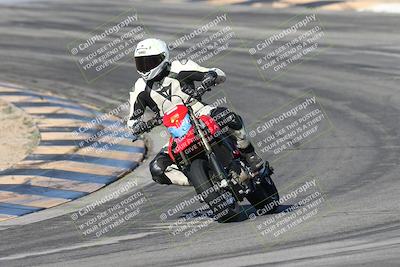 media/Dec-01-2025-Moto Forza (Mon) [[2daa91e15f]]/2-Intermediate Group/Session 2 (Turns 9 and 10)/